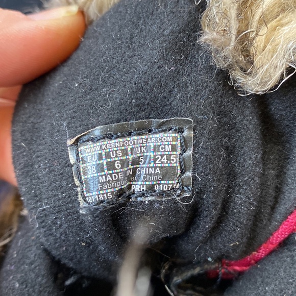 KEEN Wapato Waterproof Faux Fur Winter Boots - Picture 12 of 12